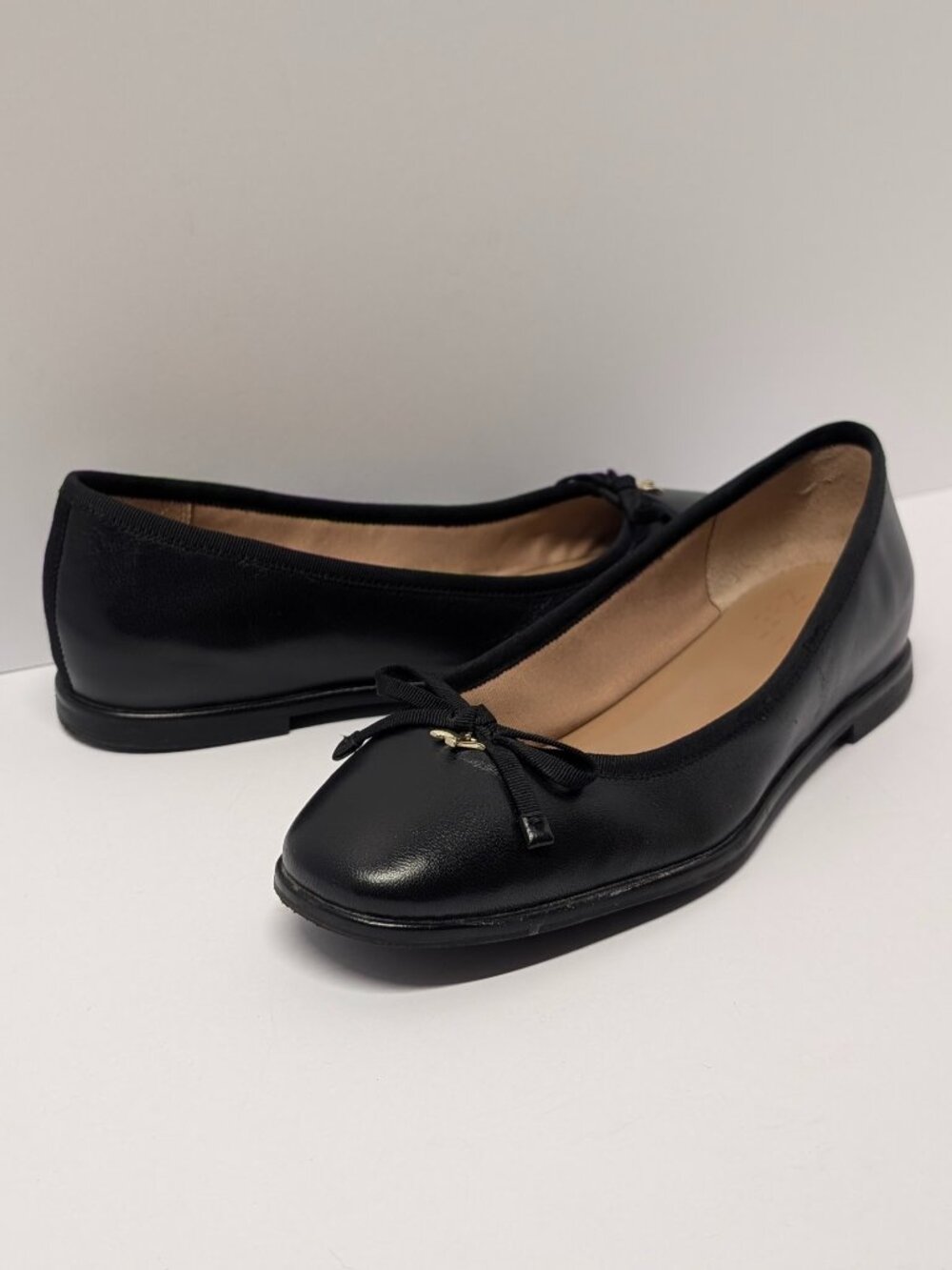 Naturalizer Essential Black Leather Ballet Flats